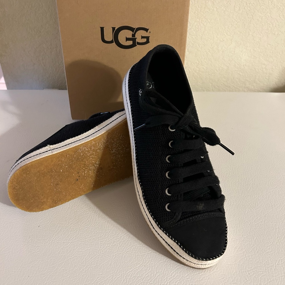 UGG Sneaker Black 9.5